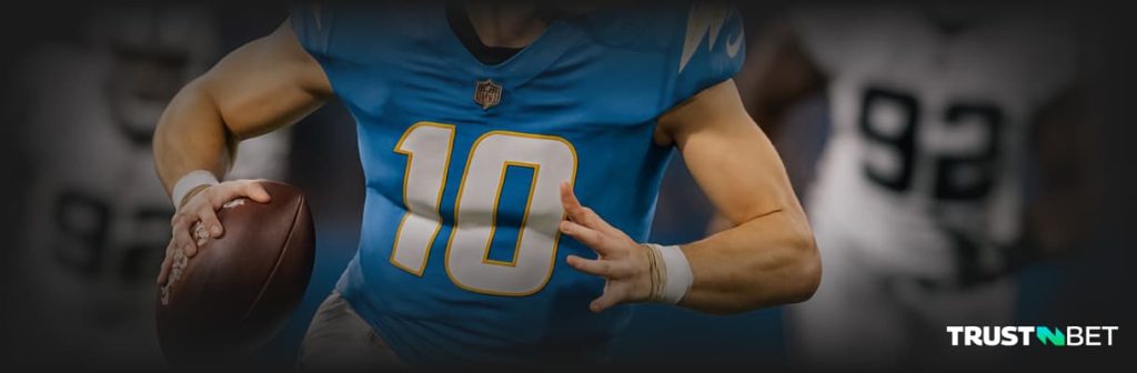 NFL Player run with ball
