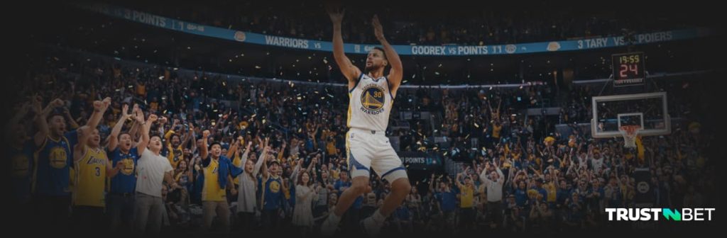 Curry shooting a 3-pointer